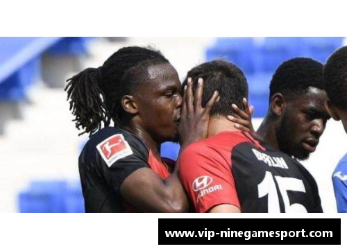 伊朗球员独特庆祝方式引发全球关注